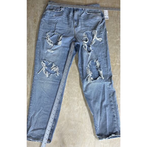 BDG Urban Outfitters Mom High-Rise Distressed Jeans W32 / US 32 (Tag 32) - Picture 5 of 6